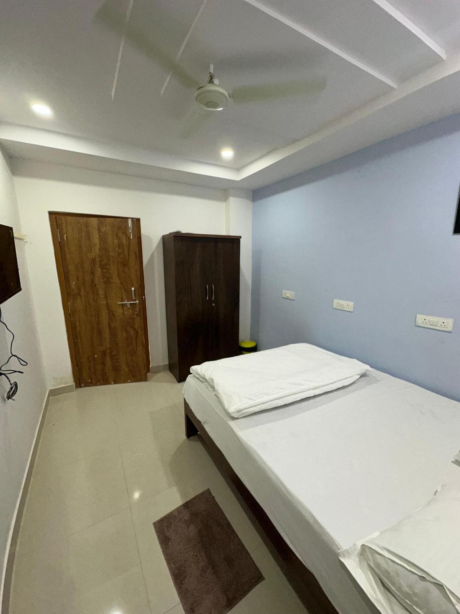 Cosmic Hotel & Guest House Gachibowli Raidurg Hajdarabad Zewnętrze zdjęcie